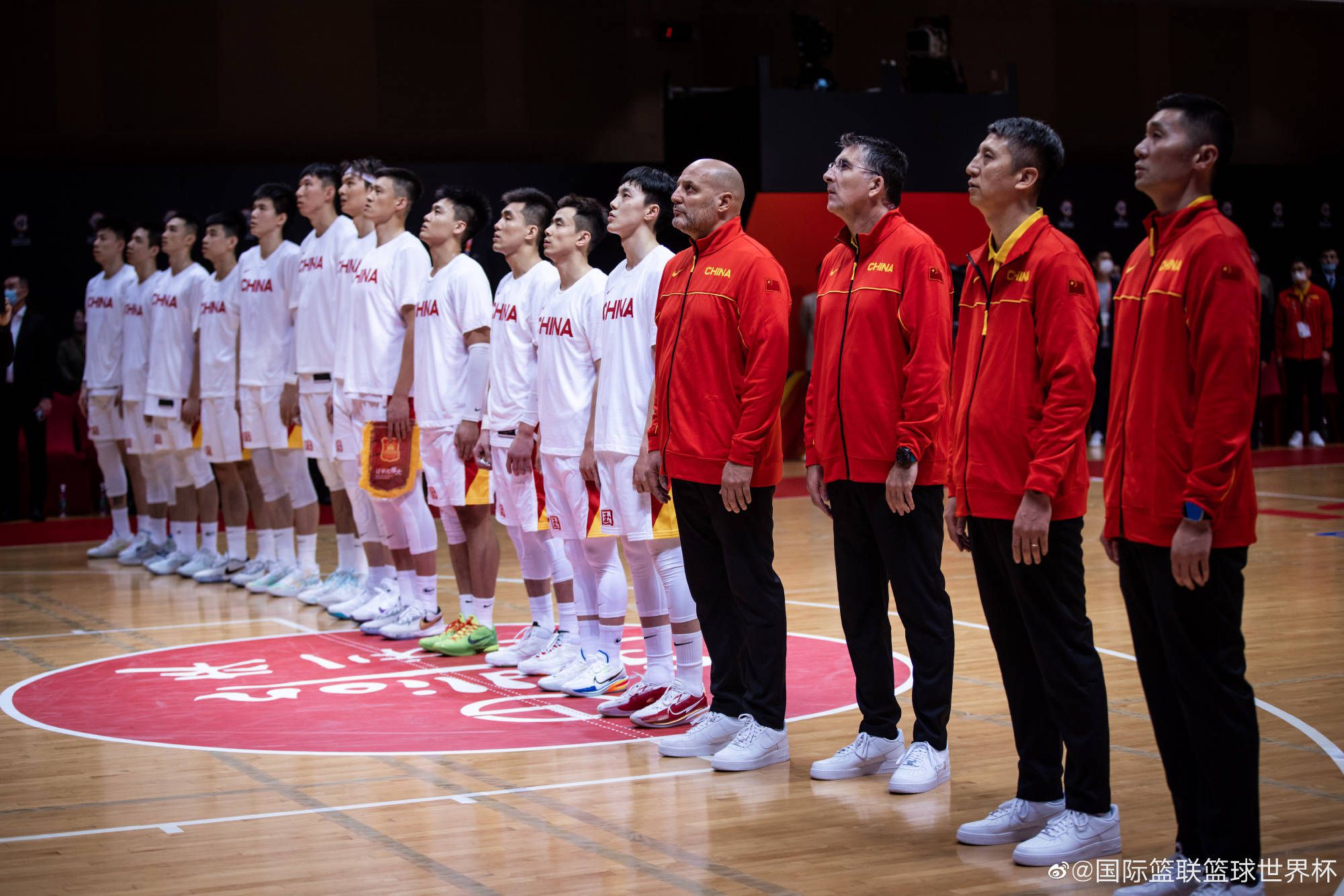 我们已经和小因扎吉共事了3年，每年我们都在成长，理应走在正确的道路上。